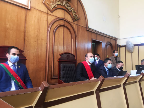 وزير العدل ومحافظ بورسعيد يشهدان أول جلسة إلكترونية بمجمع المحاكم (7)