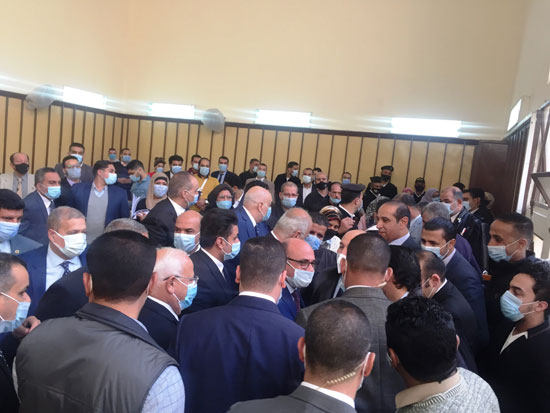 وزير العدل ومحافظ بورسعيد يشهدان أول جلسة إلكترونية بمجمع المحاكم (9)