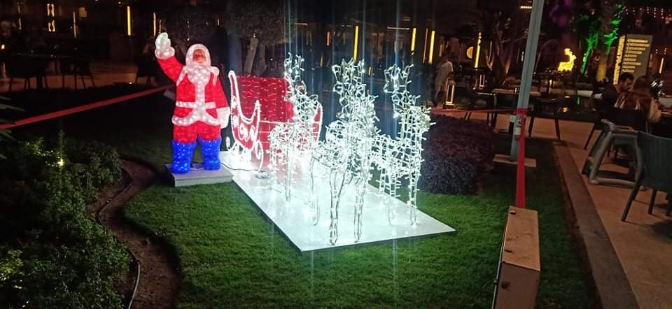 الإضاءة وأشجار أعياد الميلاد تزين فنادق البحر الأحمر لاستقبال اعياد الميلاد (6)