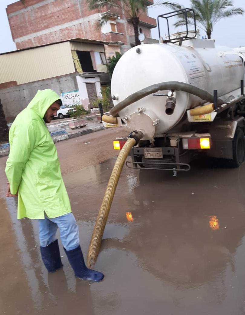 شفط مياه الأمطار من شوارع البحيرة (10)