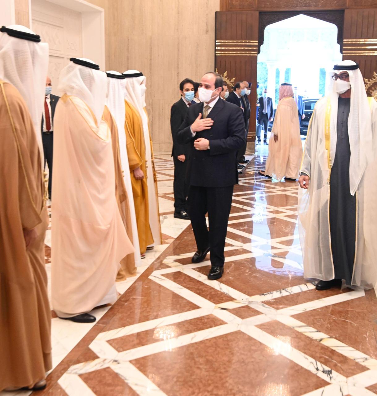 الرئيس السيسي يرحب بالفود الإماراتى