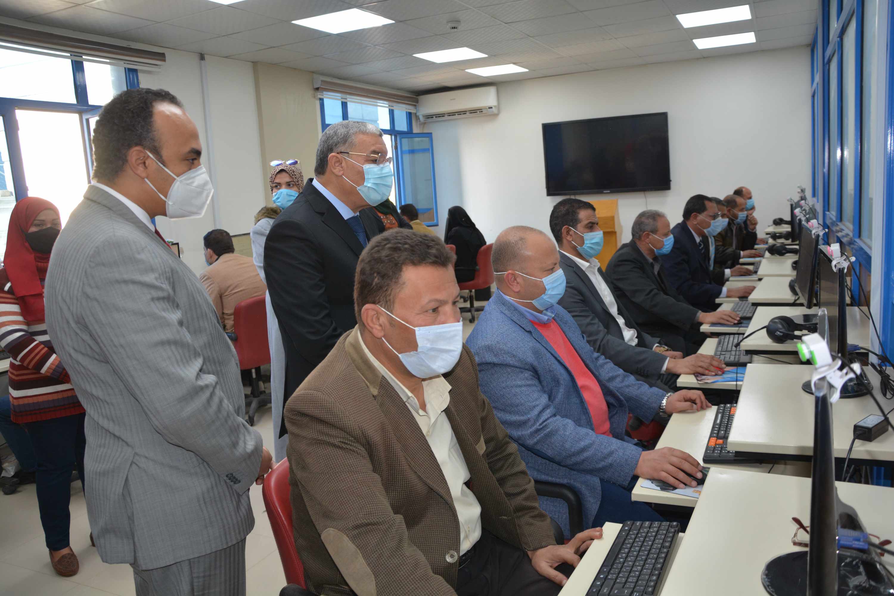 محافظ المنيا يتفقد اختبارات التنفيذيين (4)