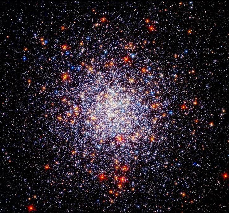 هذه الصورة للعنقود النجمي الكروي كالدويل 87