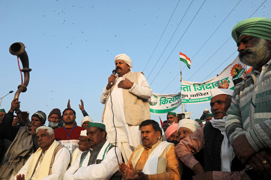تواصل احتجاجات المزارعين بالهند ضد قوانين تتعلق بأسعار منتجاتهم  (4)