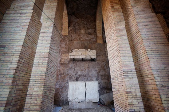 ترميم مقبرة أول أباطرة روما وتحويله إلى متحف وفتحه للزوار (9)