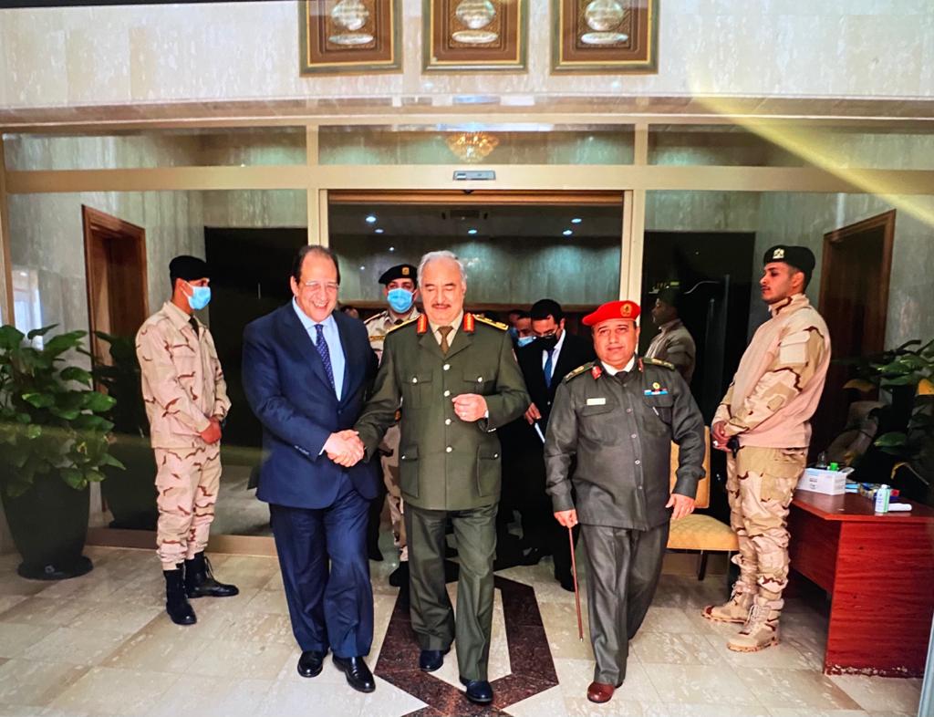 الوزير عباس كامل يلتقى حفتر وعقيلة صالح  (2)