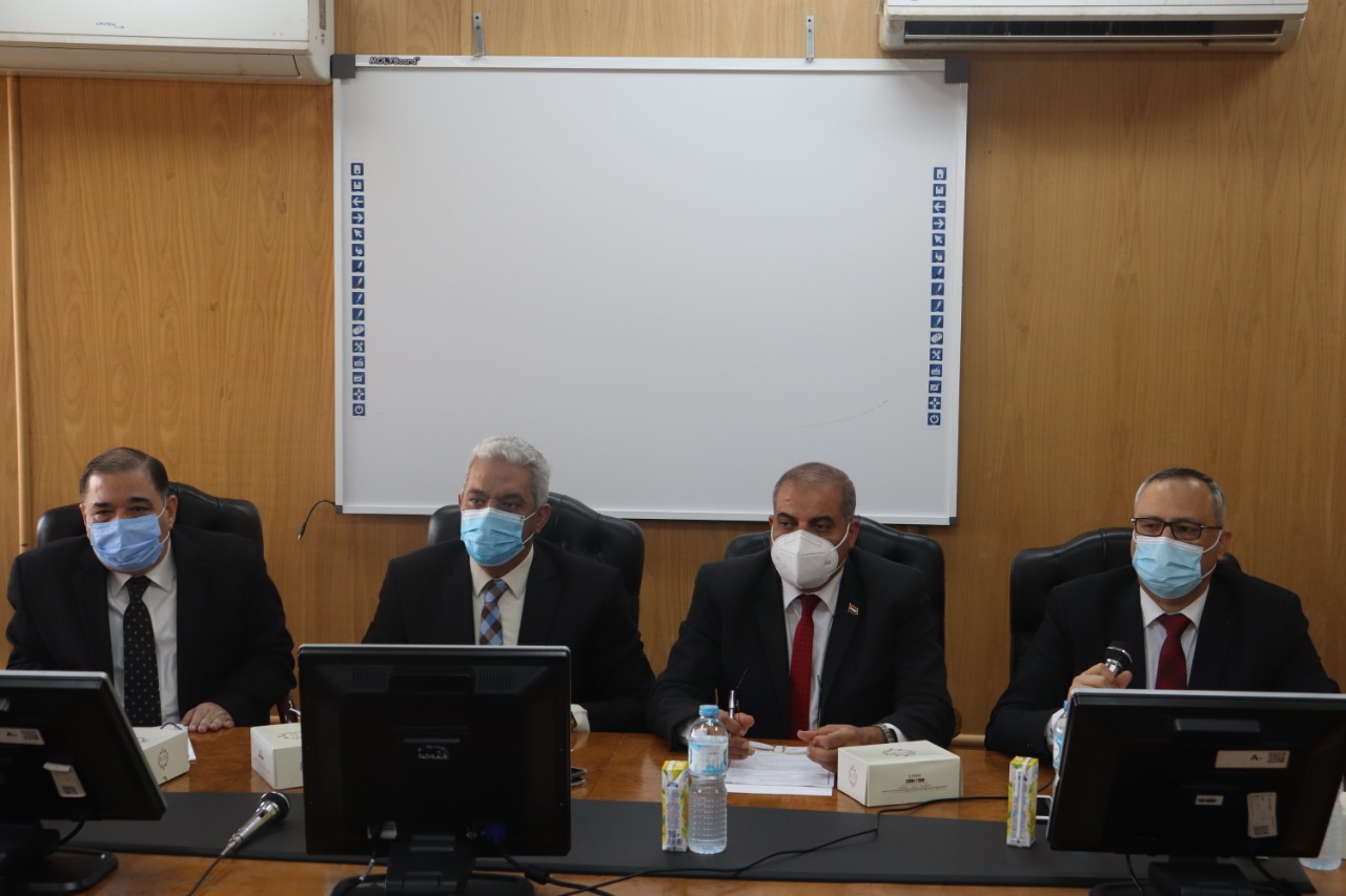 اجتماع مجلس إدارة مستشفيات جامعة الأزهر  (2)