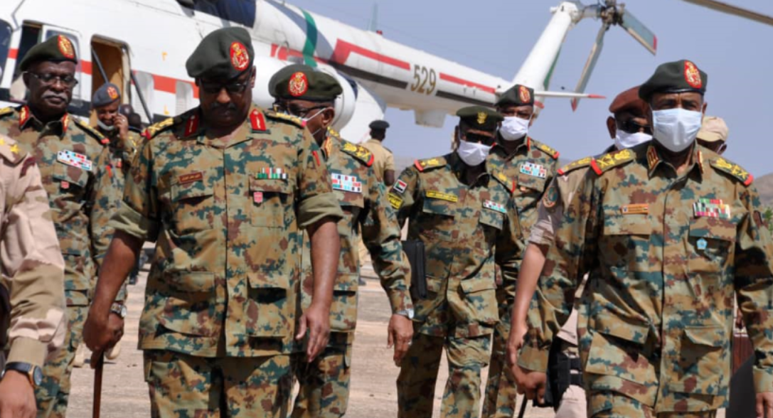 قيادات الجيش السوداني في زيارة للمنطقة العسكرية