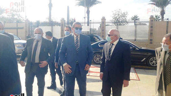 محافظ-بورسعيد-أثناء-استقباله-وزير-القوى-العاملة