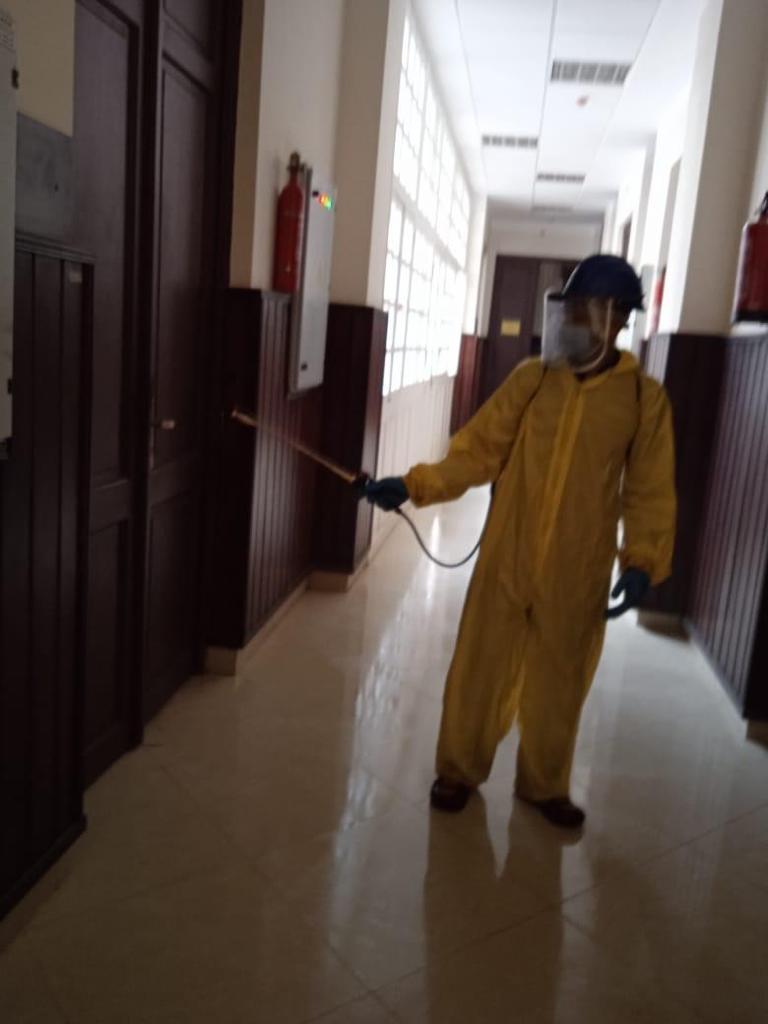 تعقيم مقرات مجلس الدولة للحد من انتشار فيروس كورونا (6)