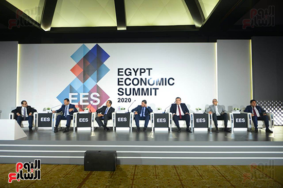 الجلسة الثانية بـقمة مصر الاقتصادية (16)