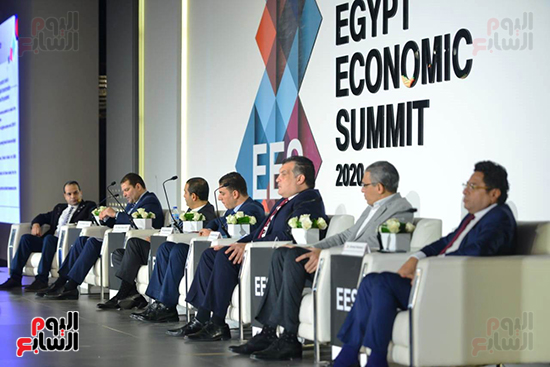 الجلسة الثانية بـقمة مصر الاقتصادية (15)