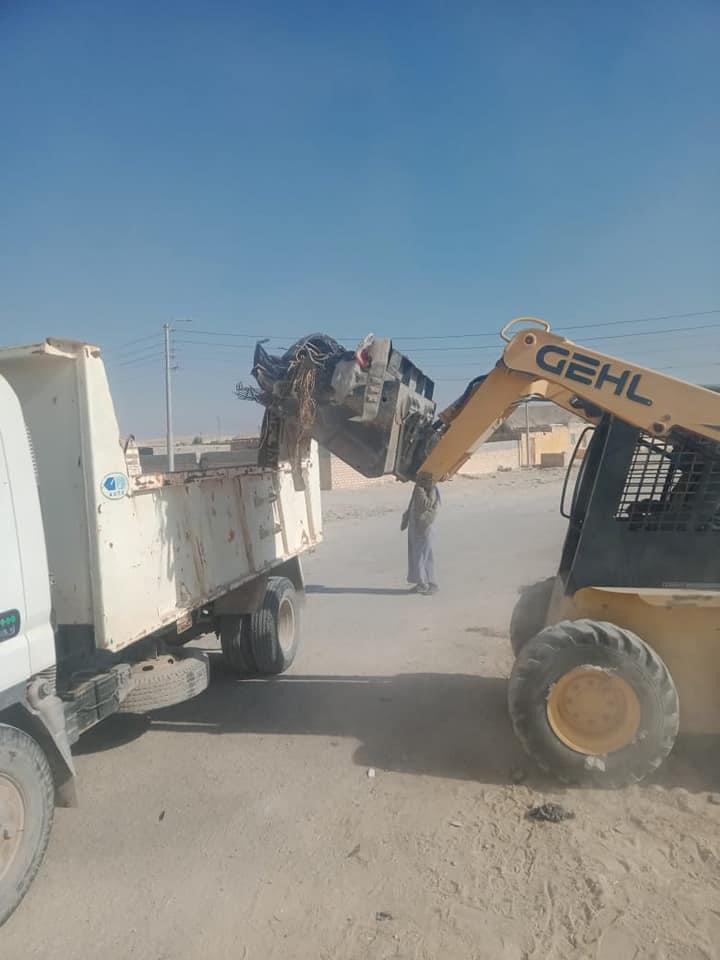 رفع مخلفات من شوارع مدينة الحسنة بشمال سيناء (3)