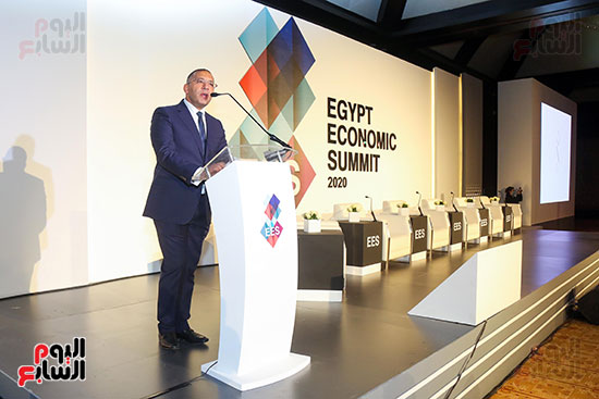 الجلسة الثانية بـقمة مصر الاقتصادية (73)