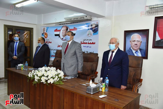 وزير القوى العاملة ومحافظ بورسعيد يفتتحان ملتقى التوظيف الأول (15)