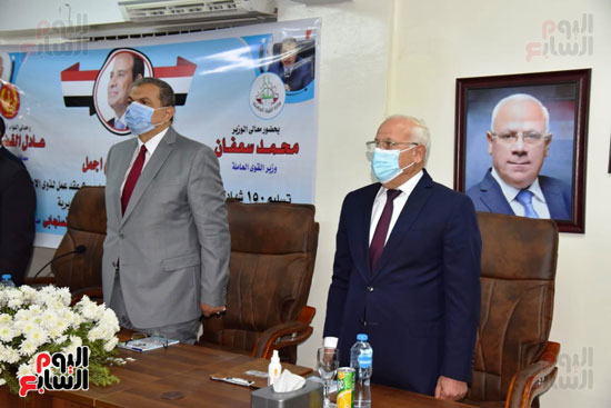 وزير القوى العاملة ومحافظ بورسعيد يفتتحان ملتقى التوظيف الأول (10)