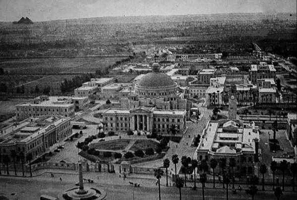 جامعه القاهرة جامعة فؤاد الأول سابقاً والاهرامات  ١٩٥٩