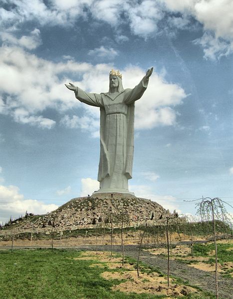 تمثال المسيح فى بولندا