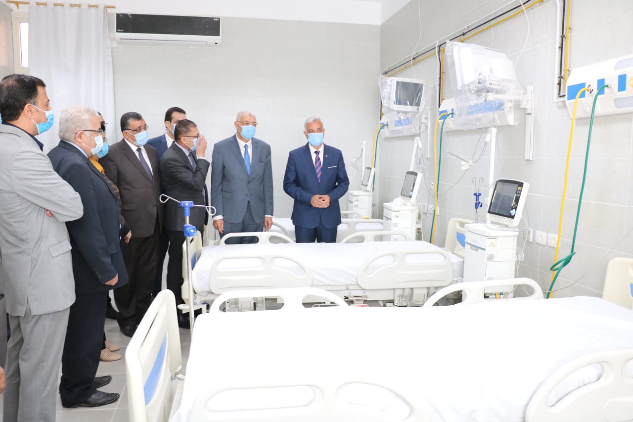رئيس جامعة المنوفية يفتتح وحدة الرعاية المركزة والحالات الحرجة بمستشفى الطوارئ