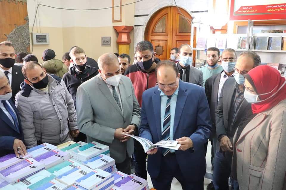 معرض الكتاب بكلية اللغة العربية بجامعة الأزهر (2)