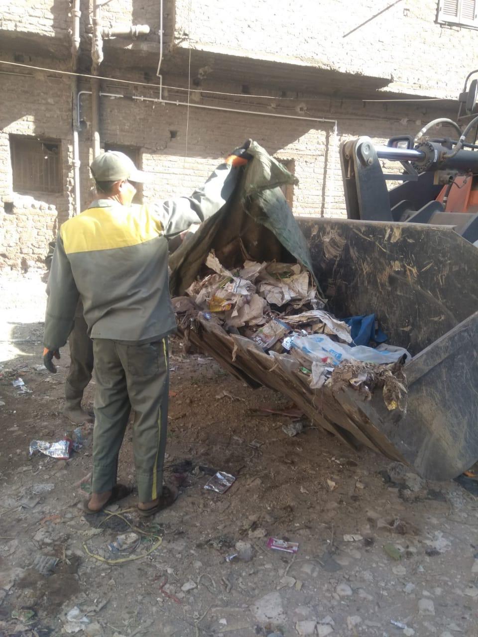 حملات النظافة بشوارع القرنة