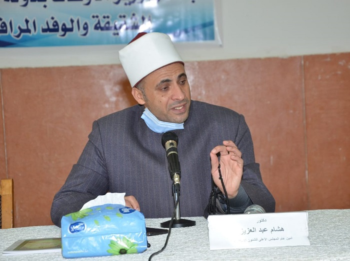 الدكتور هشام عبدالعزيز