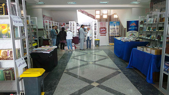 معرض-جامعة-أسوان-للكتاب-(10)