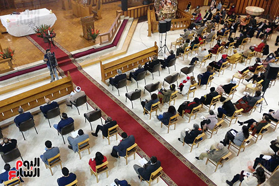كيف جلس المصلين فى قداس عيد الميلاد بالكاتدرائية (1)