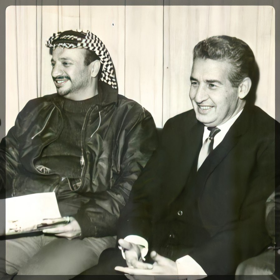عبد القدوس مع الرئيس الفلسطينى ياسر عرفات