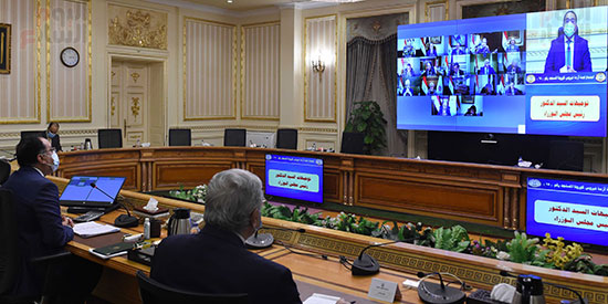 اجتماع اللجنة العليا لإدارة أزمة فيروس كورونا (7)