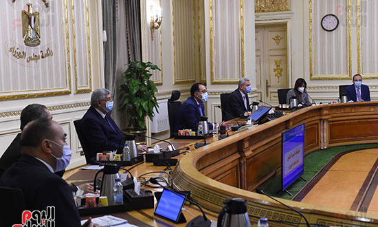 اجتماع اللجنة العليا لإدارة أزمة فيروس كورونا (5)