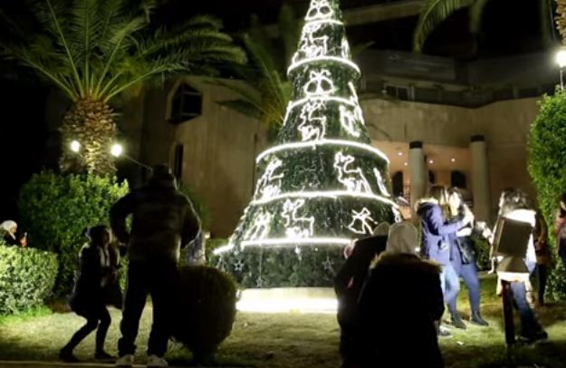 شجرة الميلاد فى دمشق
