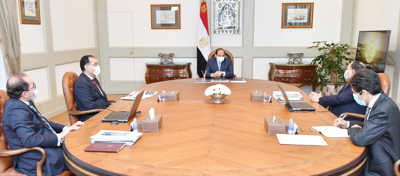 الرئيس السيسي يبحث جهود الدولة لدعم أنشطة المشروعات المتوسطة والصغيرة (1)