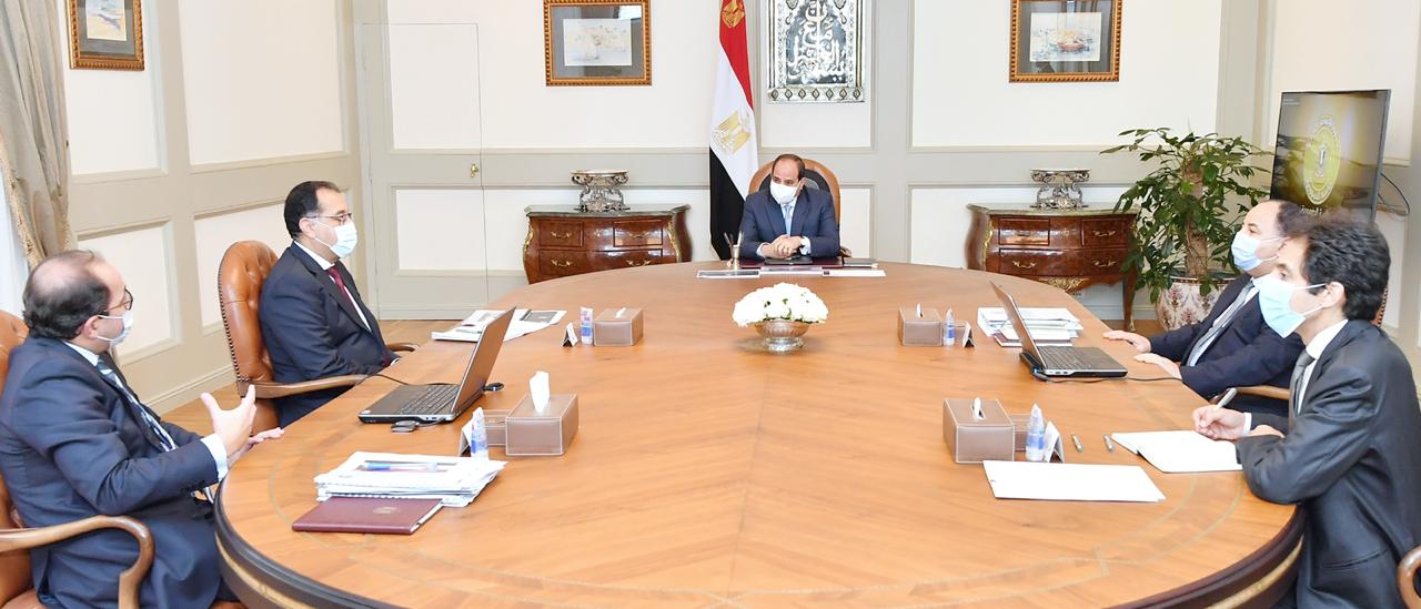 الرئيس السيسي يبحث جهود الدولة لدعم أنشطة المشروعات المتوسطة والصغيرة (4)