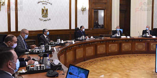 رئيس الوزراء يتابع موقف تنفيذ مشروعات تنمية الريف المصرى (1)