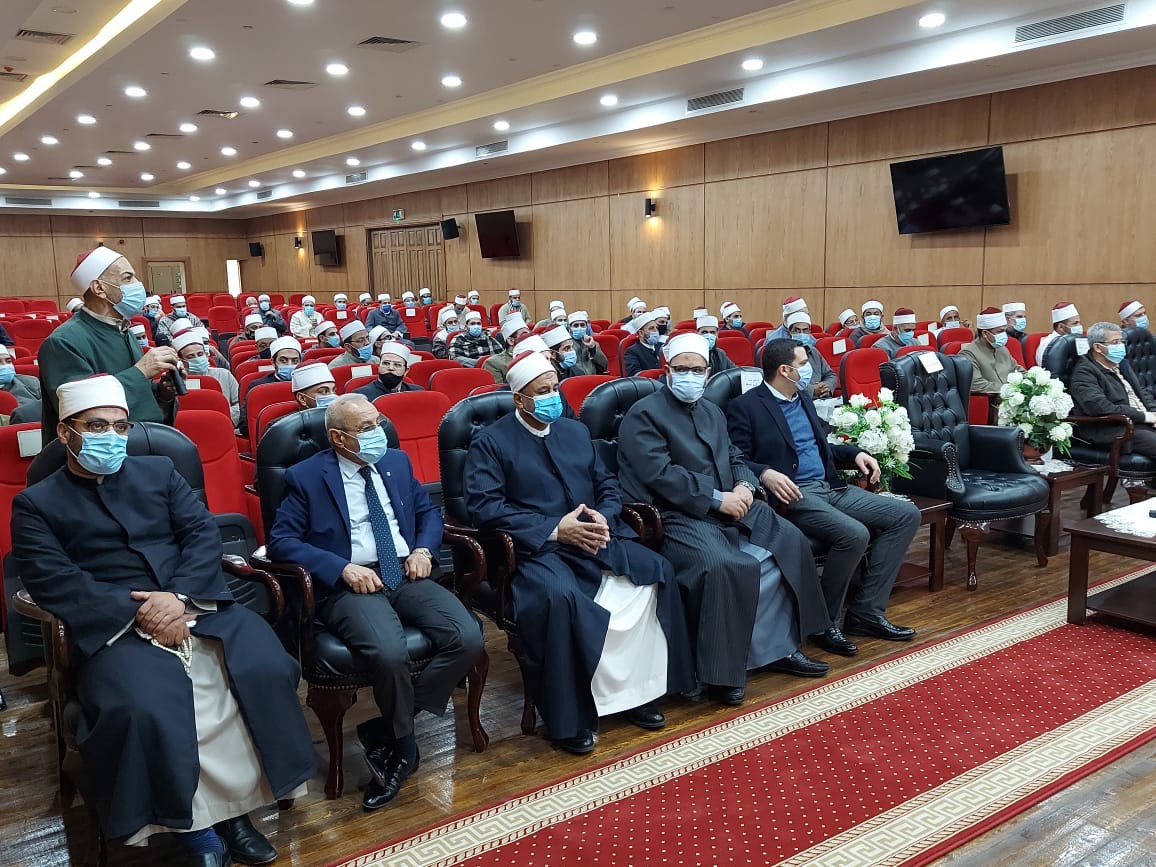 محافظ بورسعيد مع أئمة المساجد (1)
