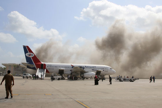 انفجار مطار عدن (2)