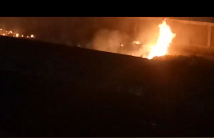 حريق مخلفات بحوش محطة سكك حديد طنطا  (2)