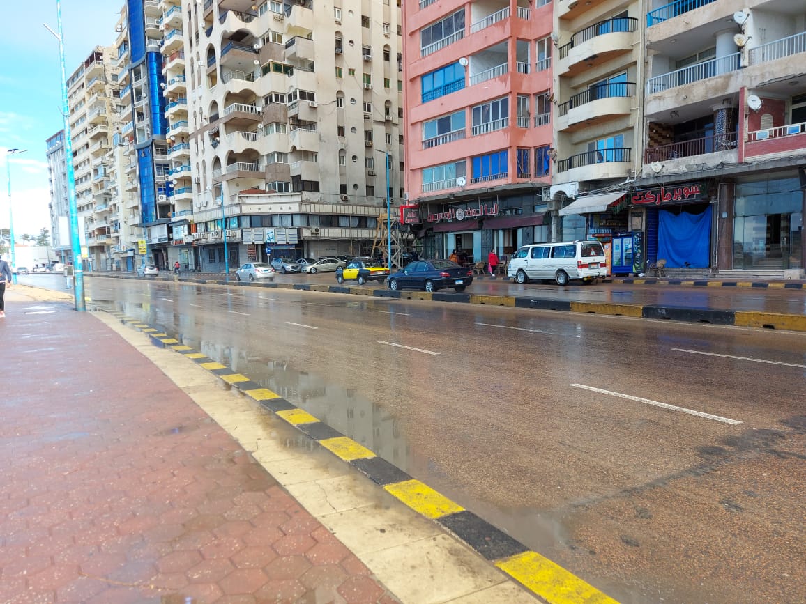 أمطار غزيرة تضرب الإسكندرية (1)