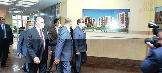 وزير القوى العاملة يزور جامعة الأقصر (3)