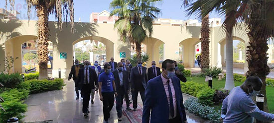 وزير القوى العاملة يزور جامعة الأقصر (8)