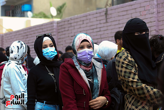 توافد المواطنين على لجنة الجامعة العمالية بمدينة نصر (9)