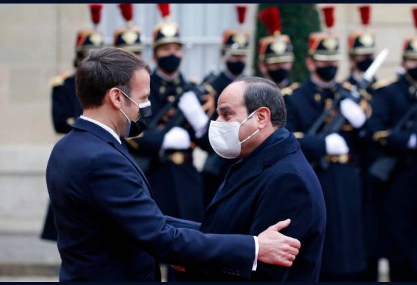الرئيس الفرنسي إيمانويل ماكرون يرحب بالرئيس السيسي