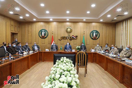 غرف العمليات بالمحافظات تواصل مهامها لخدمة الناخبين خلال جولة إعادة غرف العمليات بالمحافظات تواصل مهامها لخدمة الناخبين خلال جولة إعادة