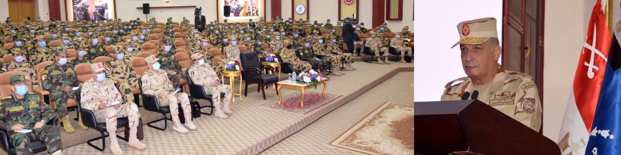 وزير الدفاع يلتقى عددًا من مقاتلى قوات الصاعقة والمظلات (2)