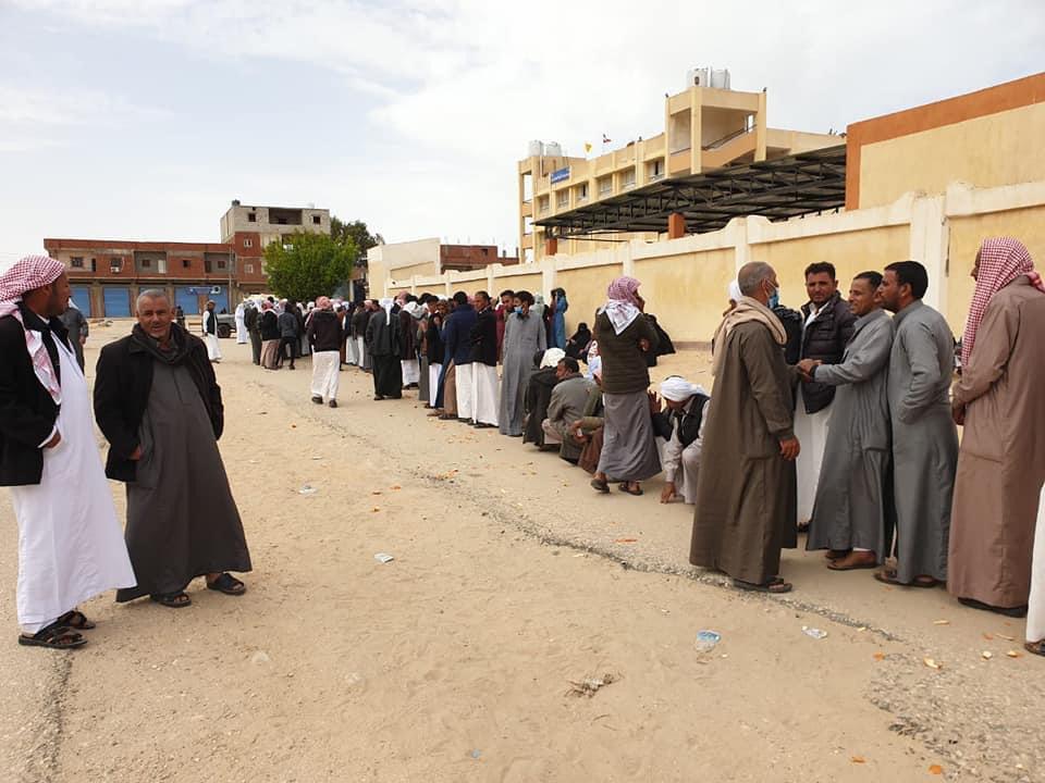 إقبال كثيف من الناخبين على لجان الانتخابات بمناطق بئر العبد بشمال سيناء (1)