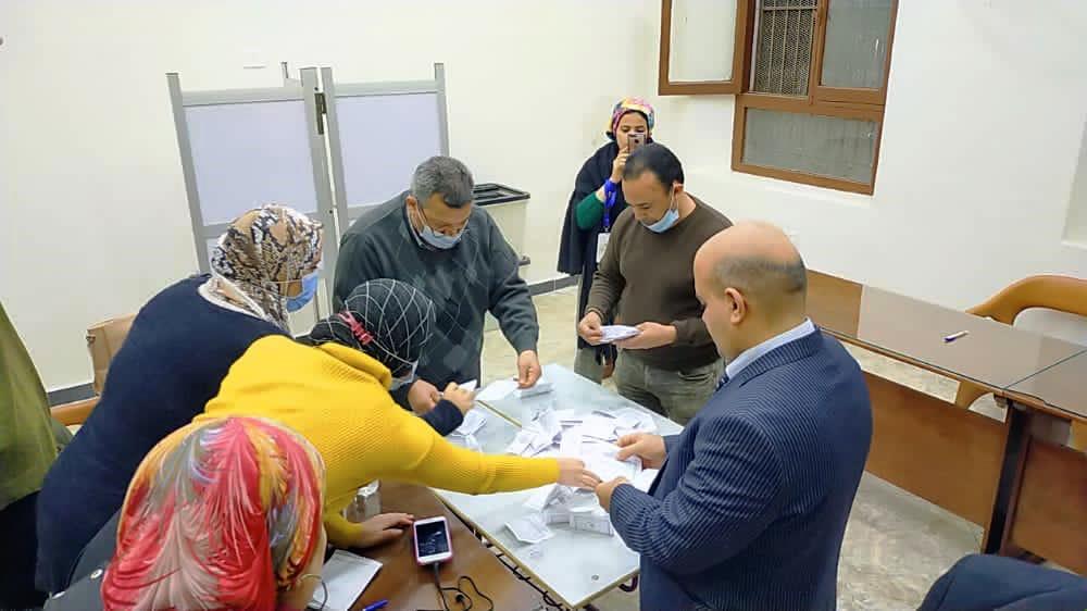 فرز اصوات الناخبين فى الاسماعيلية