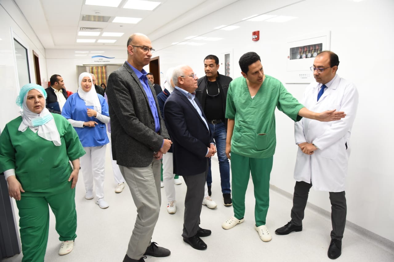 محافظ بورسعيد يتفقد مستشفى أطفال النصر التخصصى (6)
