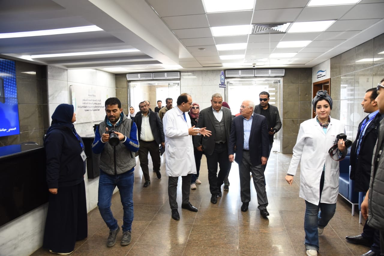 محافظ بورسعيد يتفقد مستشفى أطفال النصر التخصصى (11)