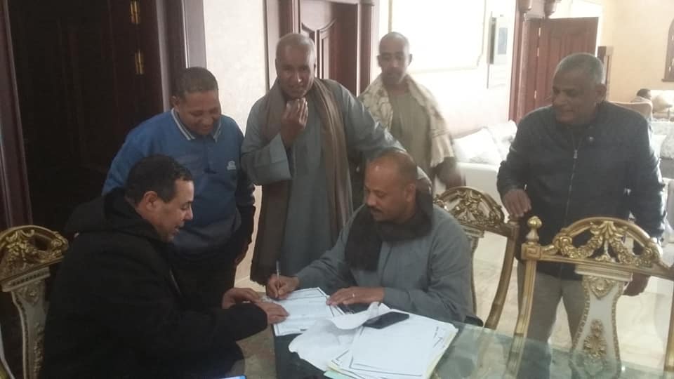 مواطن بقرية البغدادي بالأقصر يتبرع بقطعة أرض لإستكمال شبكة مشروع الصرف الصحي (1)